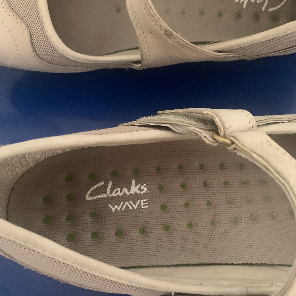 Clarks Wave - Picture 2 of 4